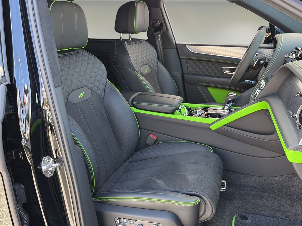 2025 Bentley Bentayga V8 AWD photo 21
