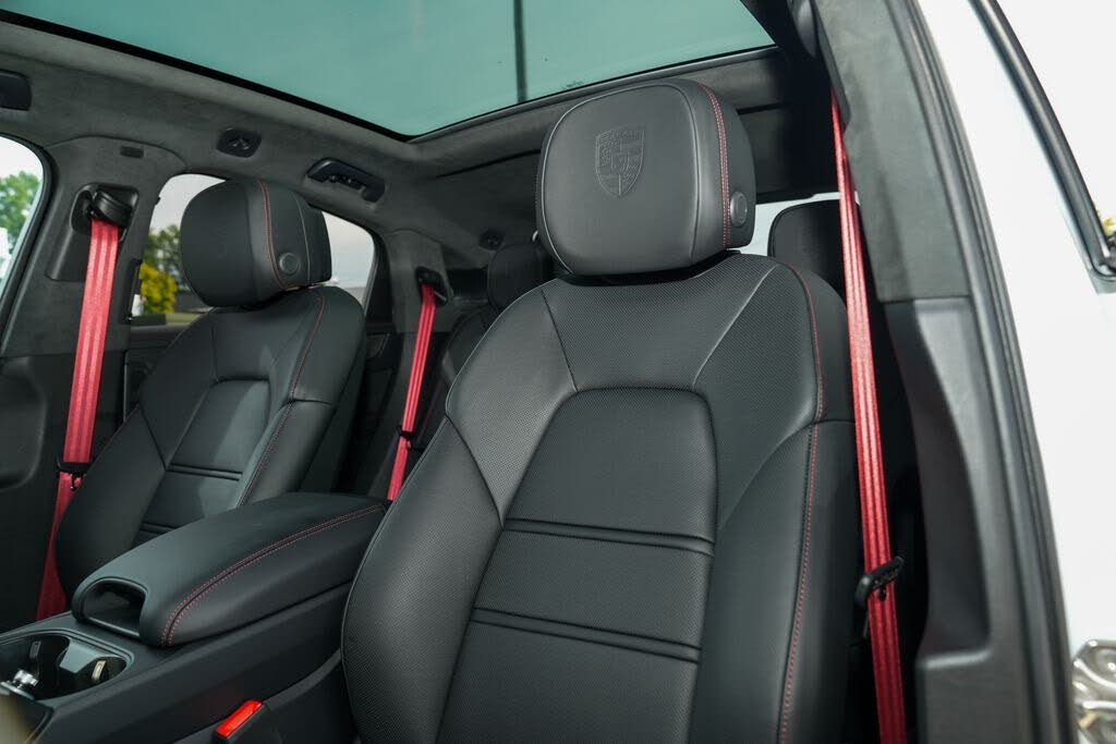 2026 Porsche Cayenne Coupe GTS AWD photo 23 of 24