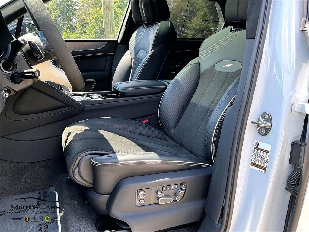 2025 Bentley Bentayga S V8 AWD photo 21