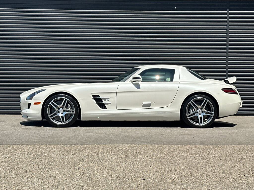 2011 Mercedes-Benz SLS AMG photo 2