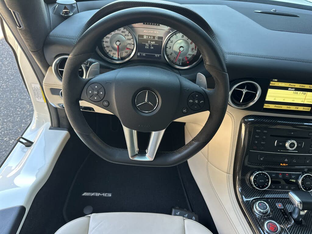 2011 Mercedes-Benz SLS AMG photo 15