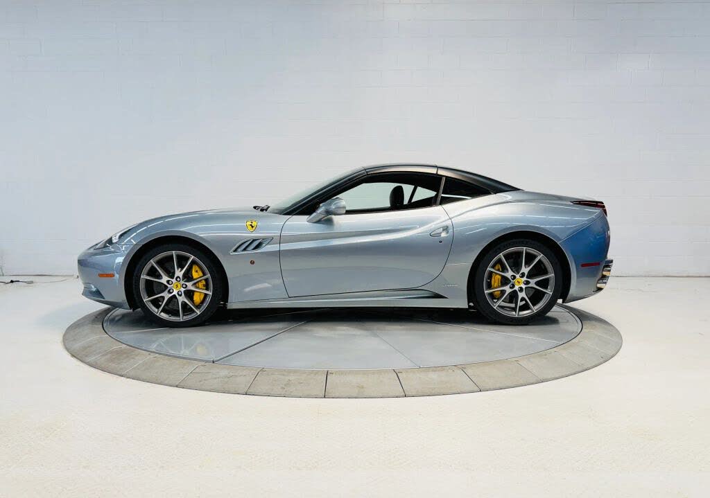2010 Ferrari California GT Convertible photo 13