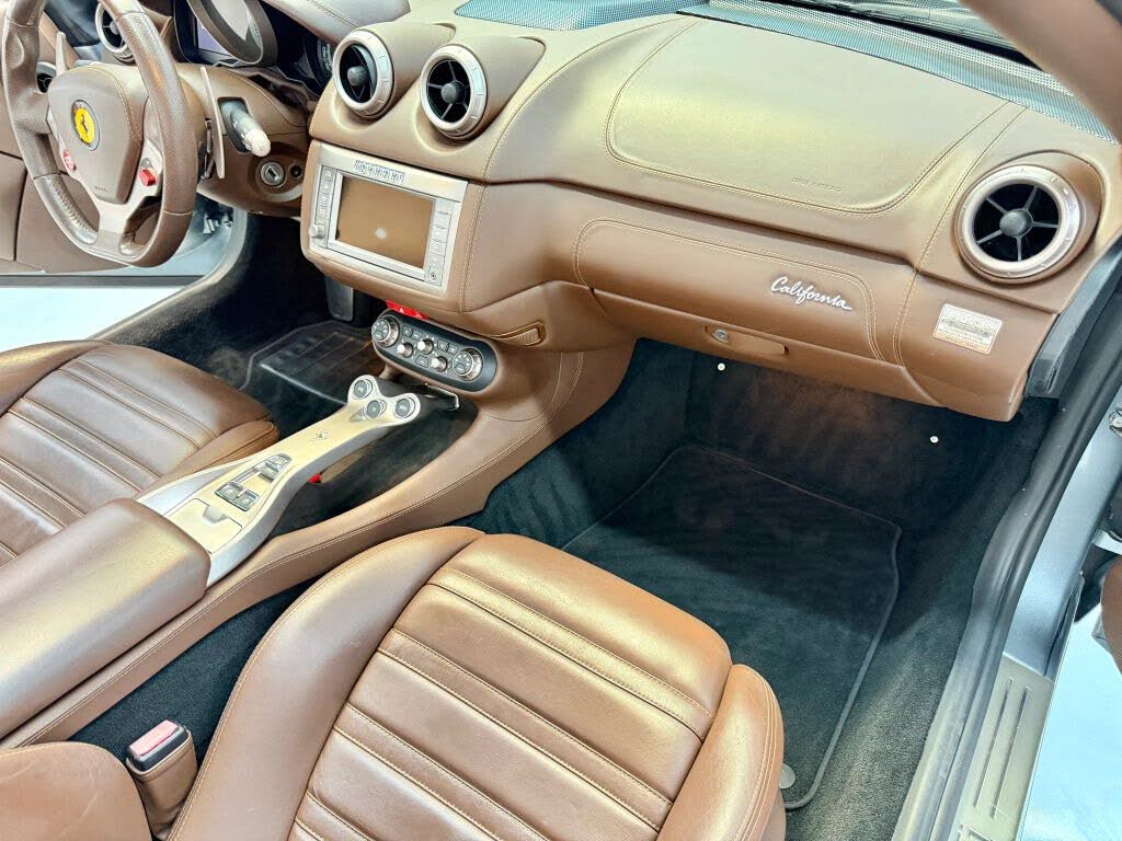 2010 Ferrari California GT Convertible photo 20