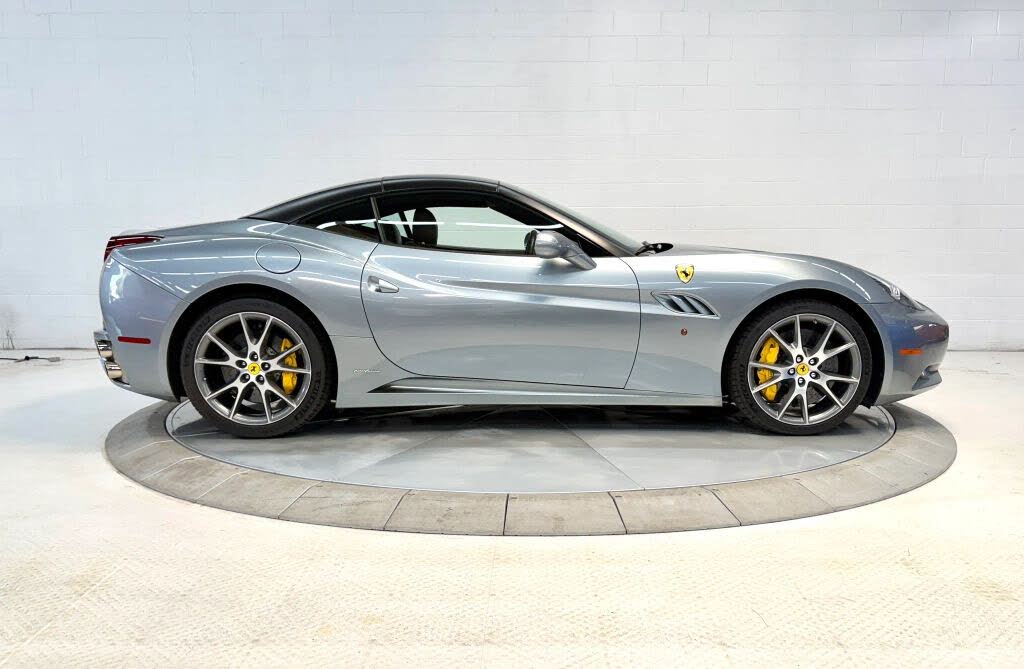 2010 Ferrari California GT Convertible photo 3