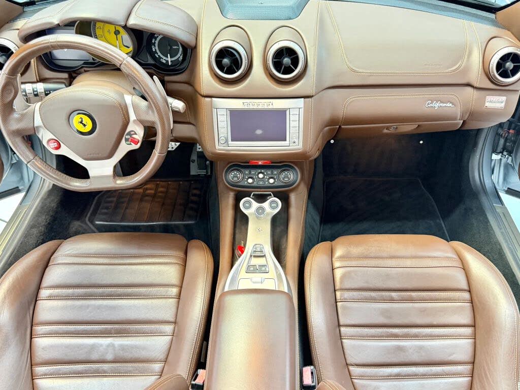 2010 Ferrari California GT Convertible photo 24