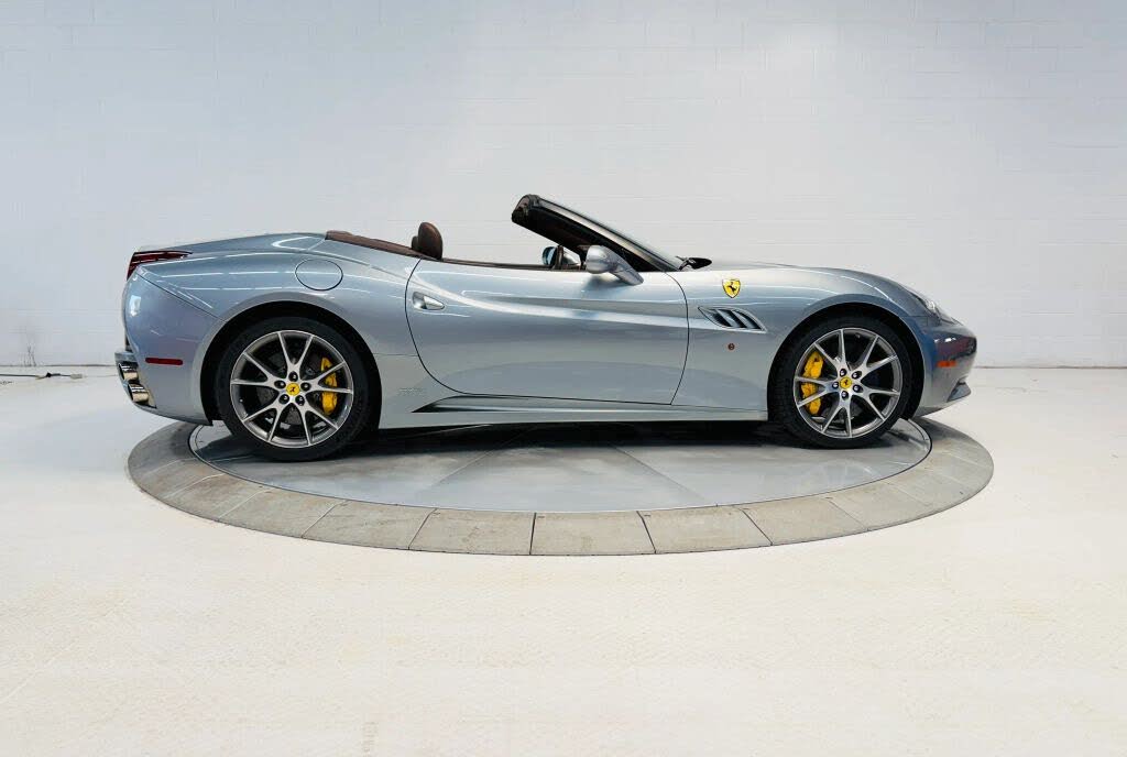 2010 Ferrari California GT Convertible photo 10