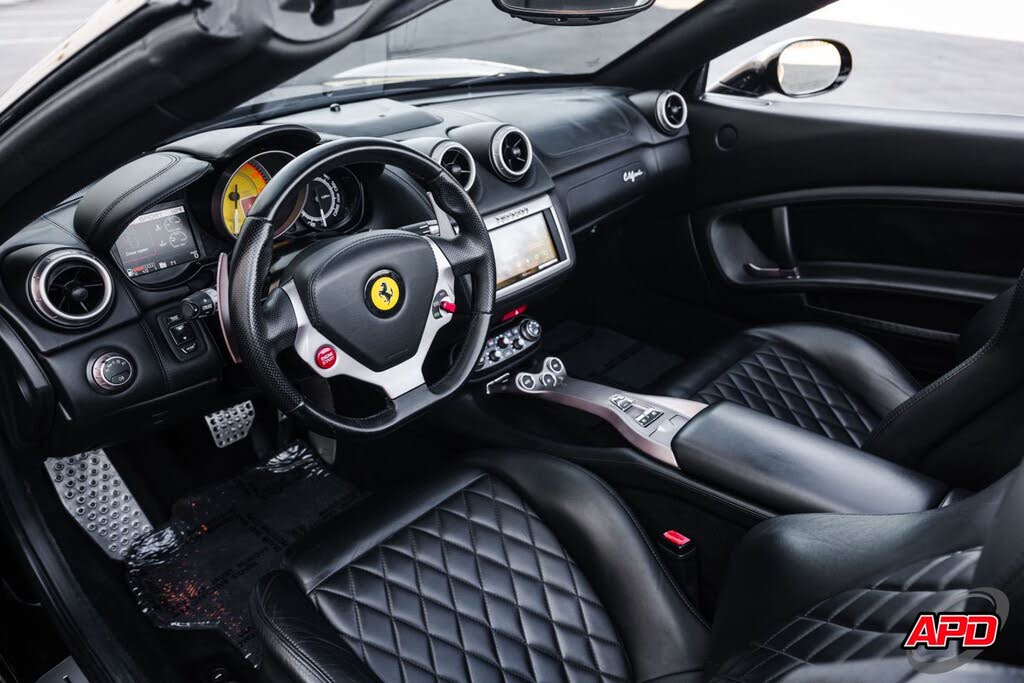 2014 Ferrari California Roadster photo 2