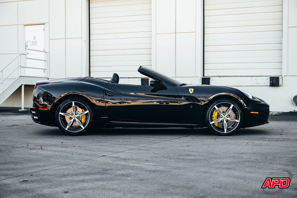 2014 Ferrari California Roadster photo 13