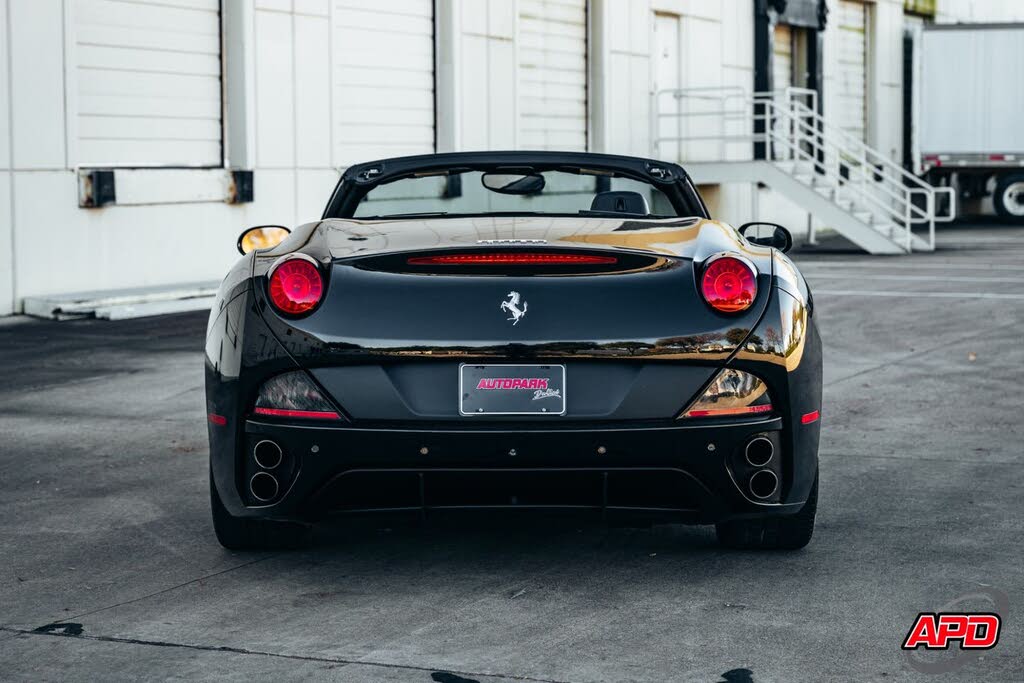 2014 Ferrari California Roadster photo 17