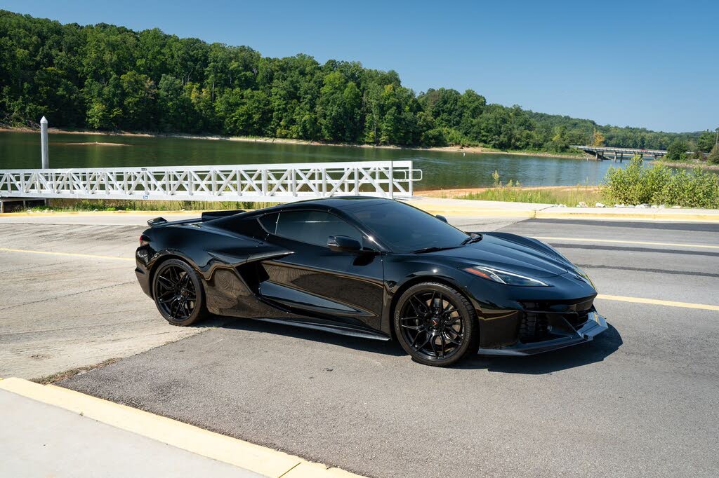 2023 Chevrolet Corvette Z06 3LZ Coupe RWD photo 2