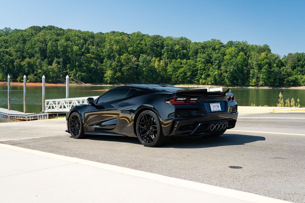 2023 Chevrolet Corvette Z06 3LZ Coupe RWD photo 17