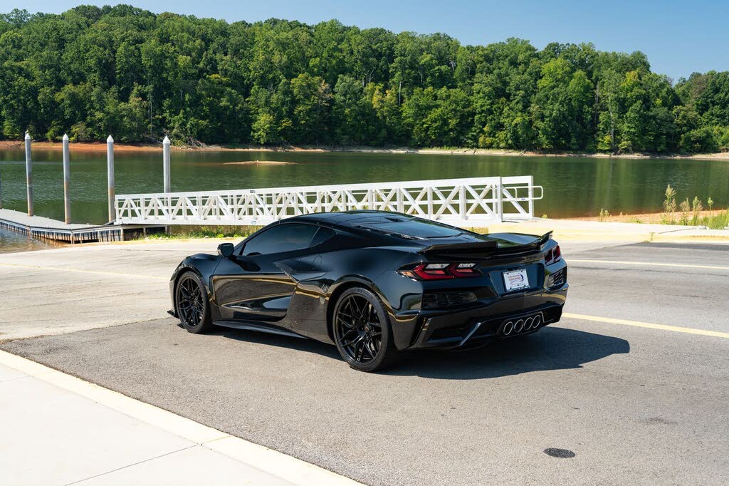 2023 Chevrolet Corvette Z06 3LZ Coupe RWD photo 18