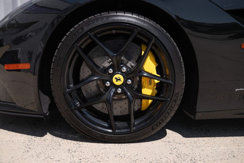 2013 Ferrari F12 Berlinetta Coupe photo 17