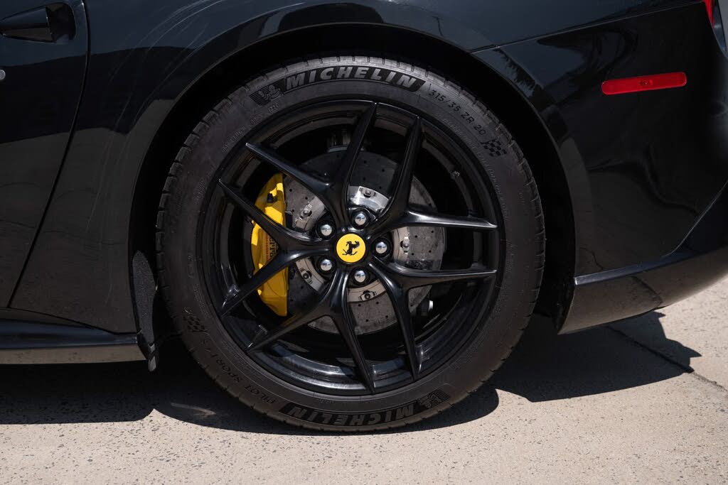 2013 Ferrari F12 Berlinetta Coupe photo 19