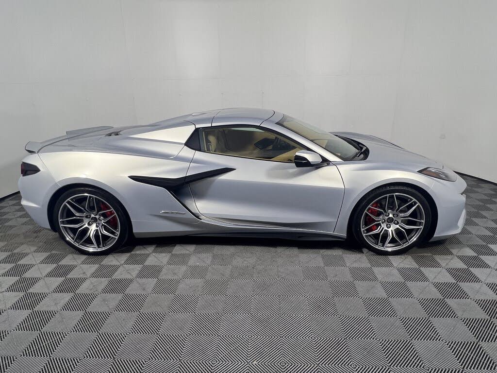 2023 Chevrolet Corvette Z06 3LZ Convertible RWD photo 6