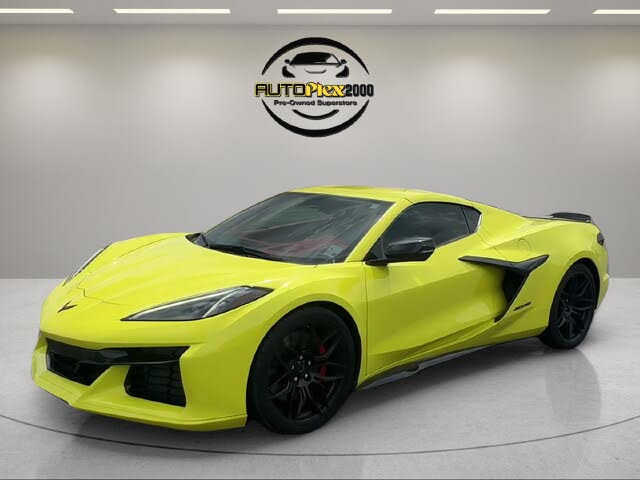 2023 Chevrolet Corvette Z06 3LZ Coupe RWD photo 3