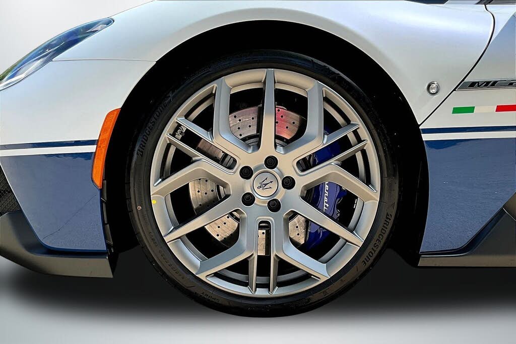 2025 Maserati MC20 RWD photo 11