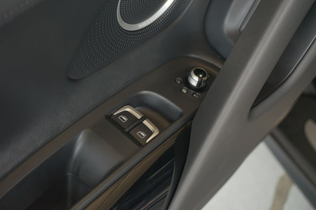 2015 Audi R8 quattro V10 Spyder AWD photo 15 of 21