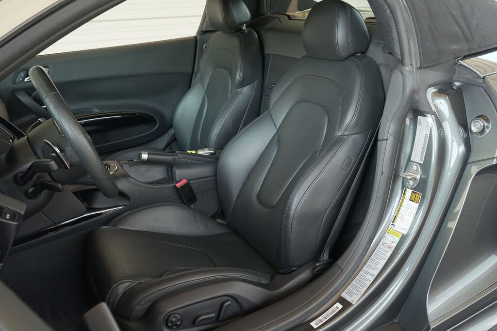 2015 Audi R8 quattro V10 Spyder AWD photo 3 of 21