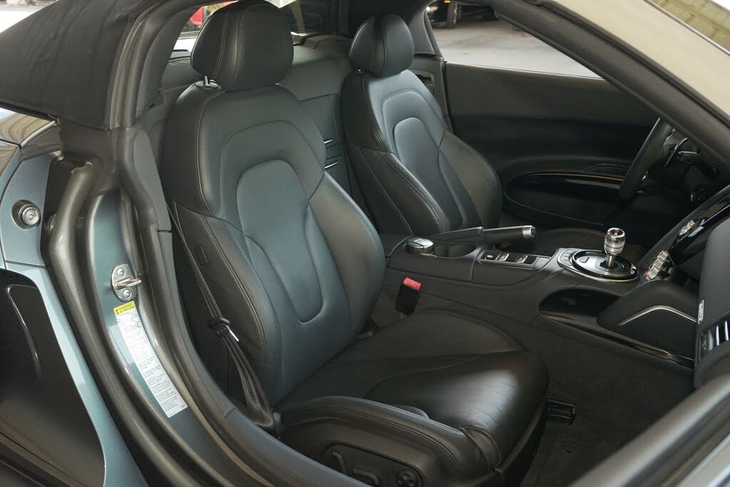 2015 Audi R8 quattro V10 Spyder AWD photo 4 of 21