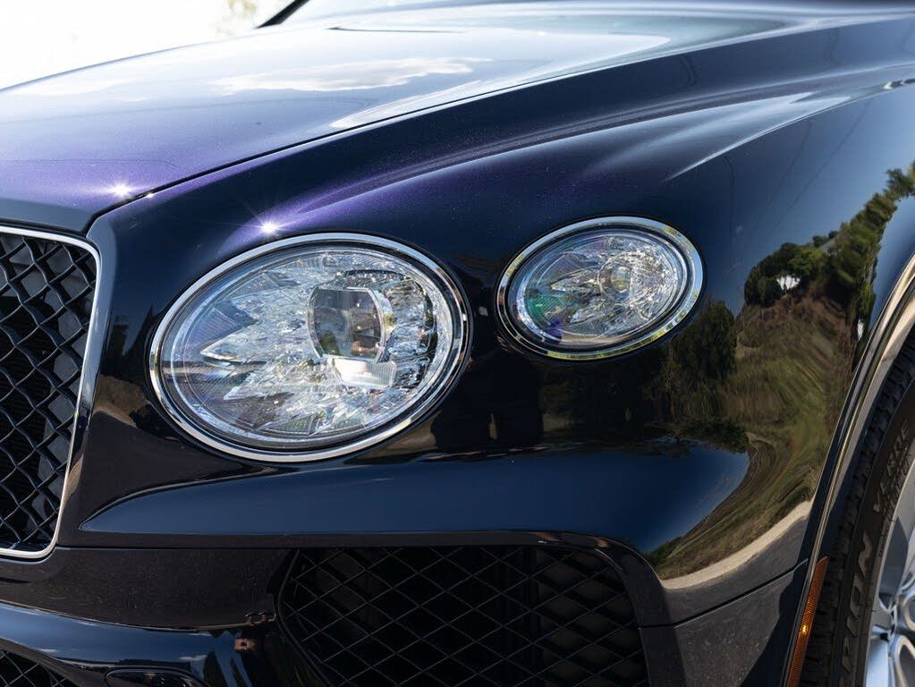 2025 Bentley Bentayga V8 AWD photo 18