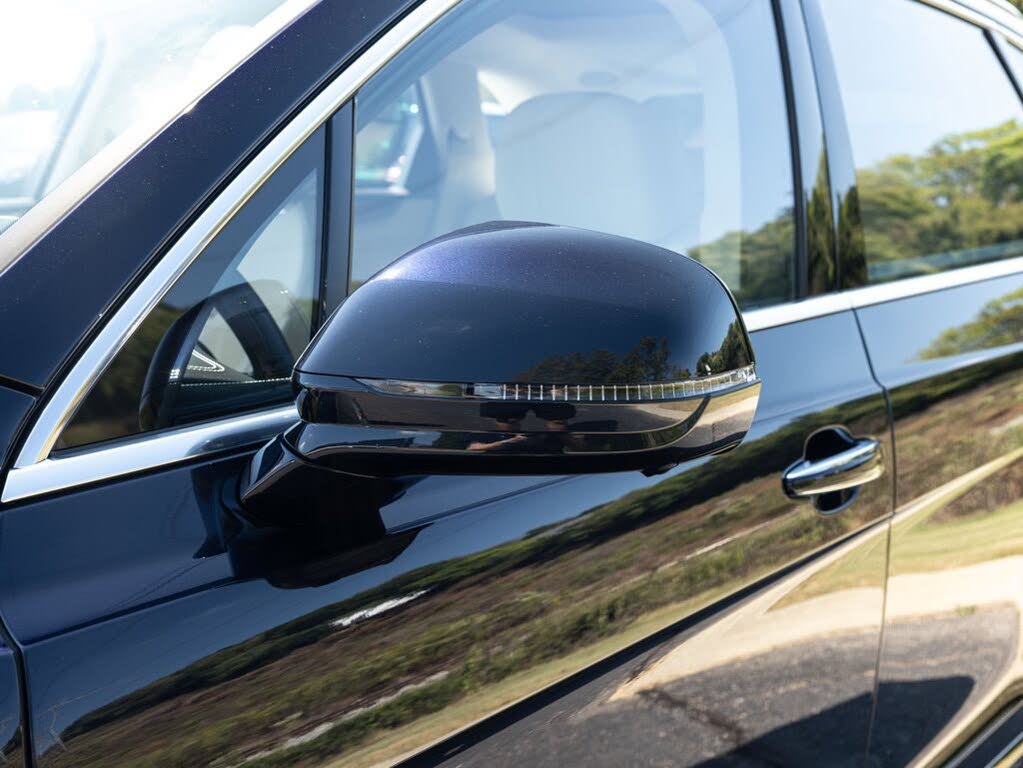 2025 Bentley Bentayga V8 AWD photo 22