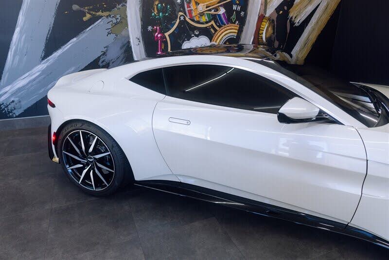 2019 Aston Martin Vantage RWD photo 13