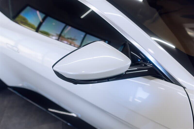 2019 Aston Martin Vantage RWD photo 14