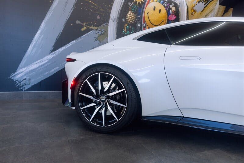 2019 Aston Martin Vantage RWD photo 15