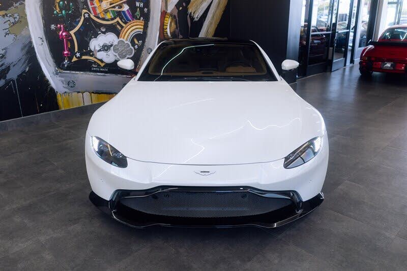 2019 Aston Martin Vantage RWD photo 3