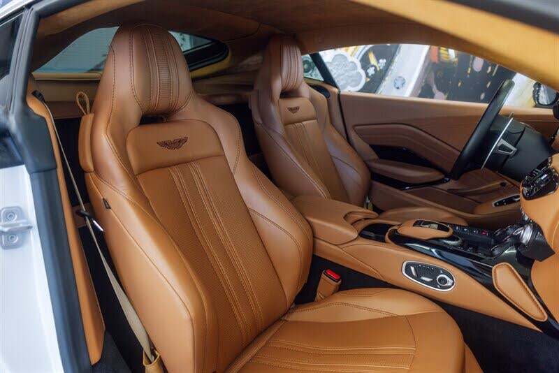 2019 Aston Martin Vantage RWD photo 21