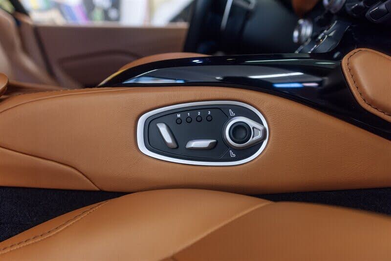 2019 Aston Martin Vantage RWD photo 24