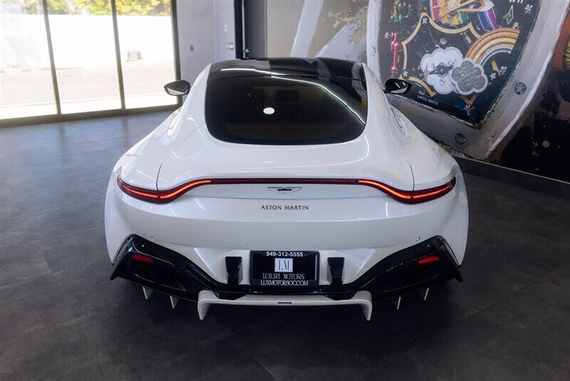 2019 Aston Martin Vantage RWD photo 6
