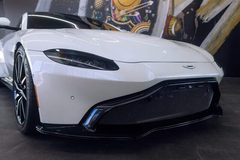 2019 Aston Martin Vantage RWD photo 9