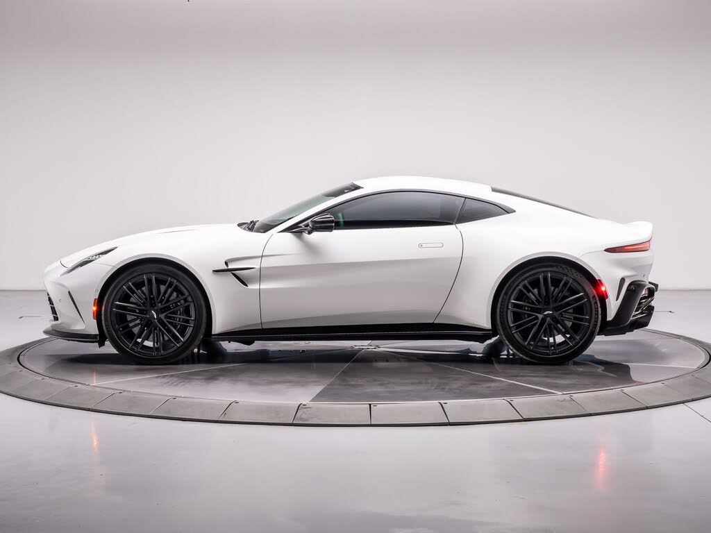 2025 Aston Martin Vantage Coupe RWD photo 11