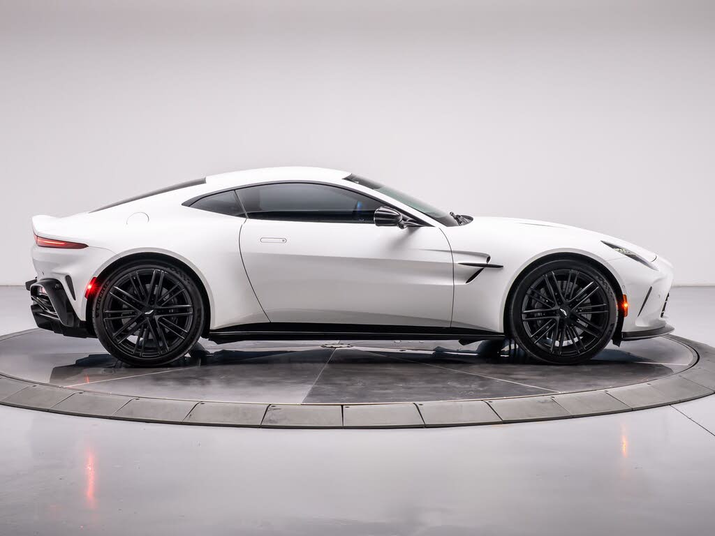 2025 Aston Martin Vantage Coupe RWD photo 13