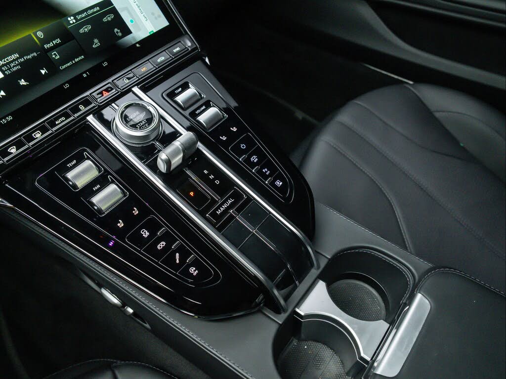 2025 Aston Martin Vantage Coupe RWD photo 9