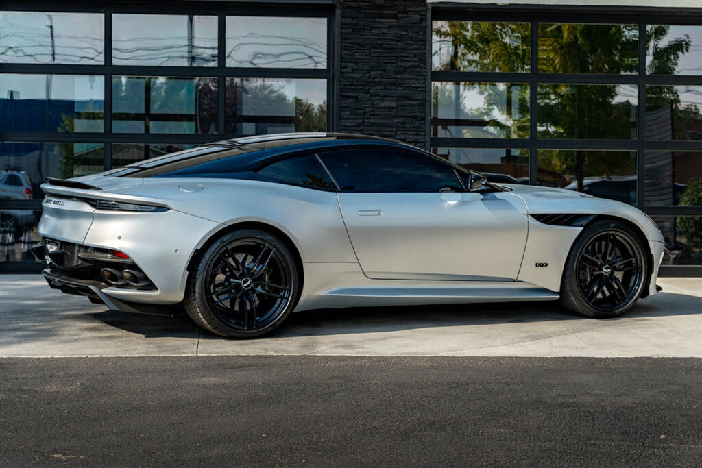 2020 Aston Martin DBS Superleggera Coupe RWD photo 10