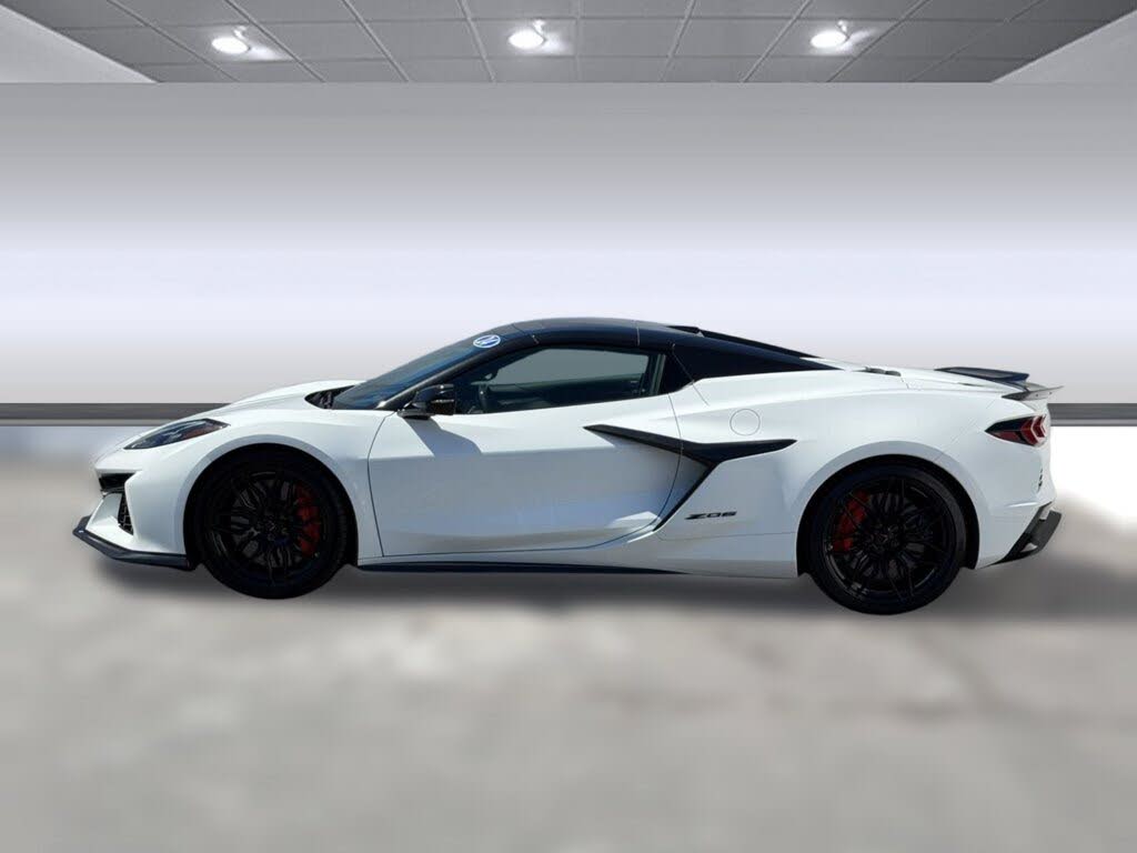2024 Chevrolet Corvette Z06 3LZ Convertible RWD photo 2