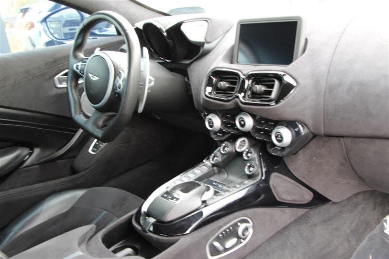 2019 Aston Martin Vantage RWD photo 15