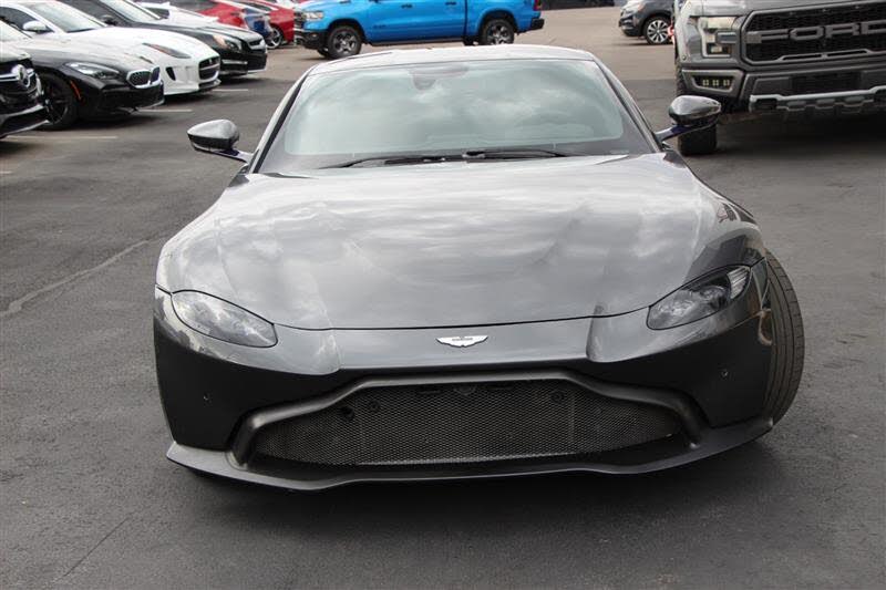 2019 Aston Martin Vantage RWD photo 3