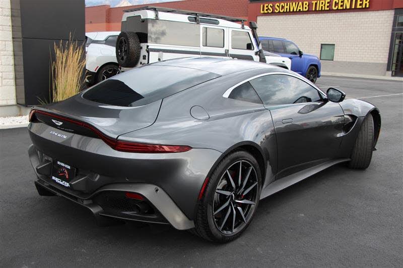 2019 Aston Martin Vantage RWD photo 9
