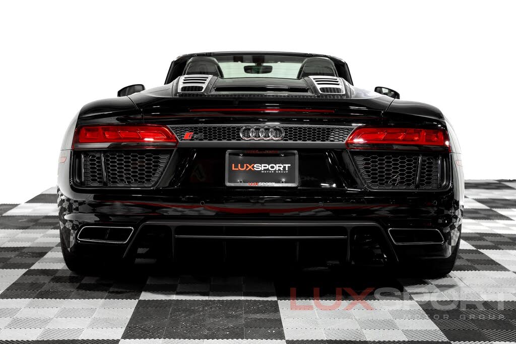 2017 Audi R8 quattro V10 Spyder AWD photo 14 of 24