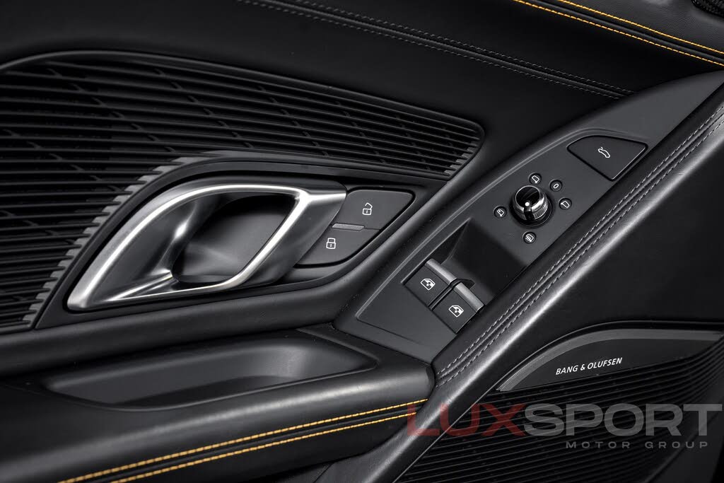 2017 Audi R8 quattro V10 Spyder AWD photo 17 of 24