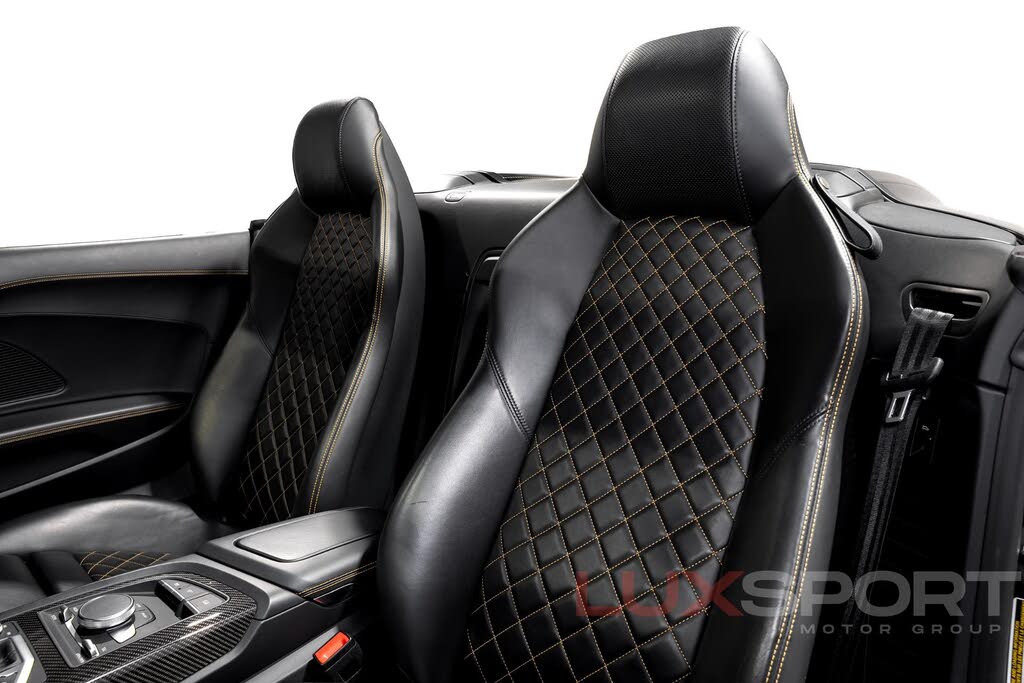 2017 Audi R8 quattro V10 Spyder AWD photo 19 of 24