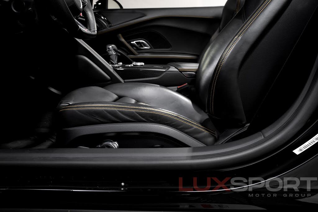 2017 Audi R8 quattro V10 Spyder AWD photo 23 of 24