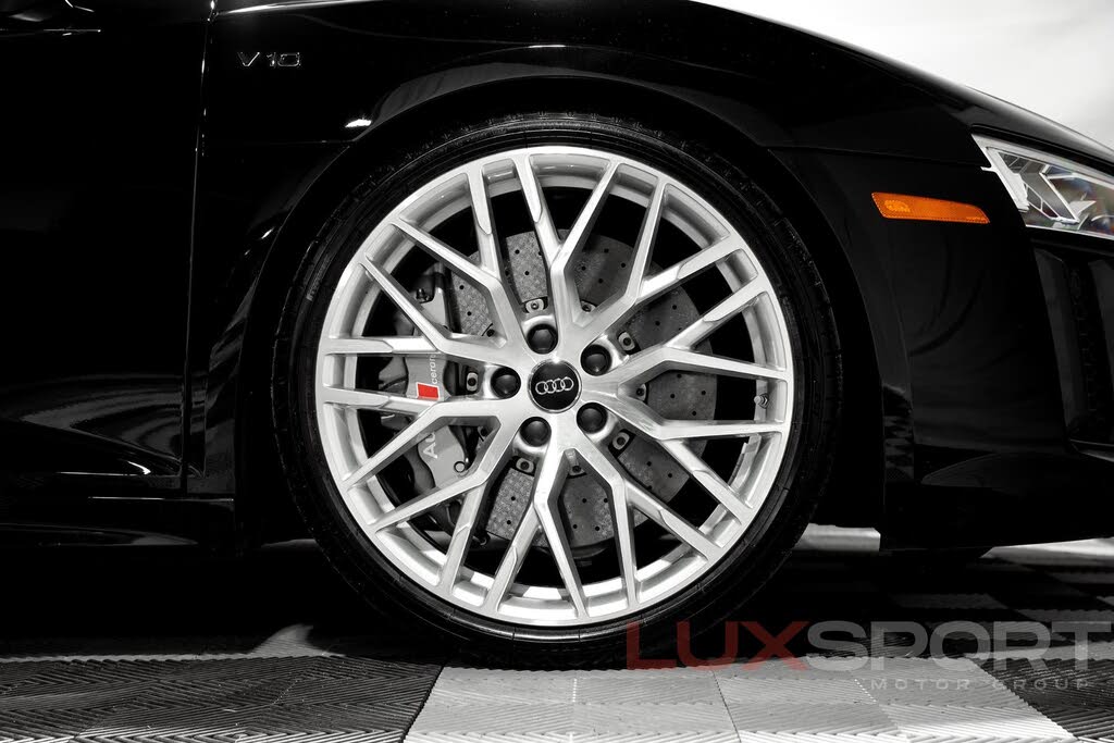 2017 Audi R8 quattro V10 Spyder AWD photo 9 of 24