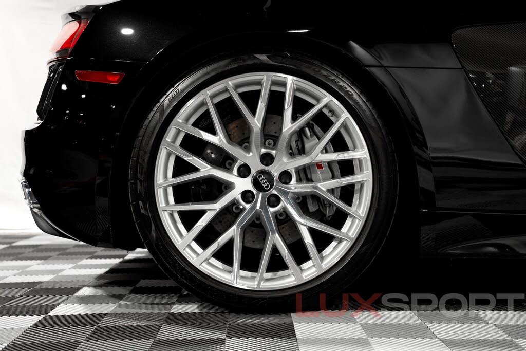 2017 Audi R8 quattro V10 Spyder AWD photo 10 of 24