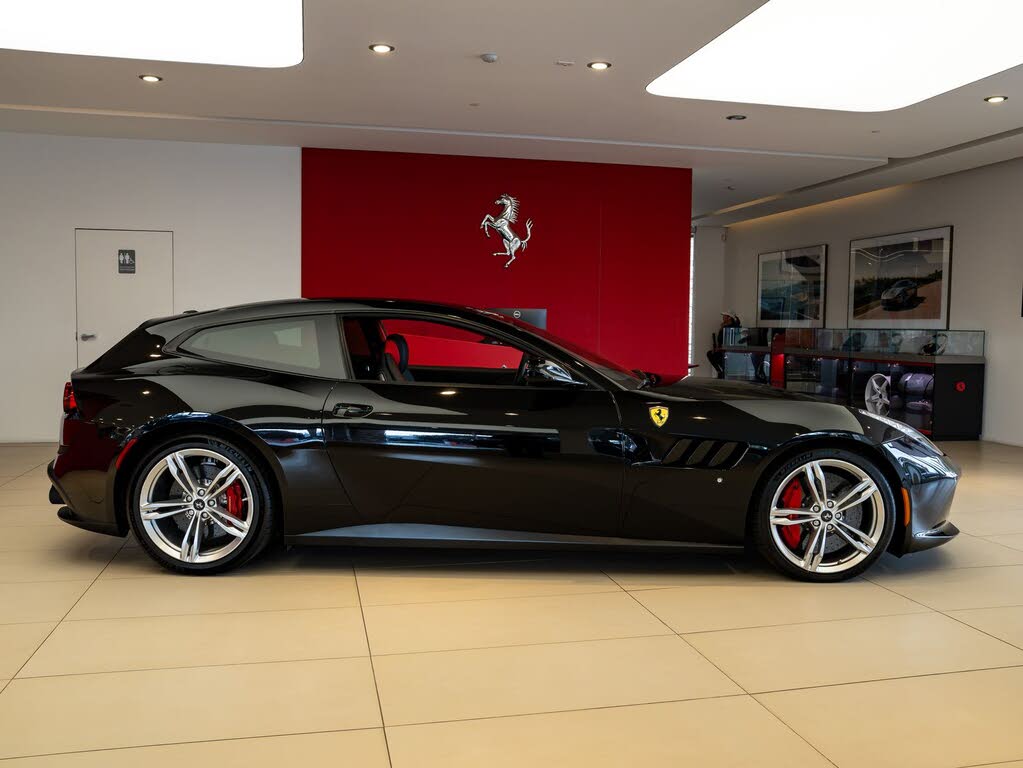 2017 Ferrari GTC4Lusso AWD photo 7