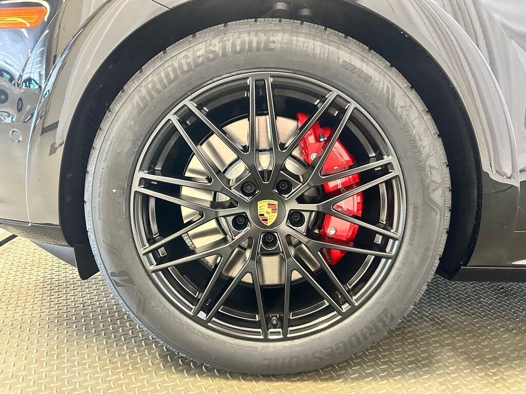 2026 Porsche Cayenne Coupe GTS AWD photo 8 of 24